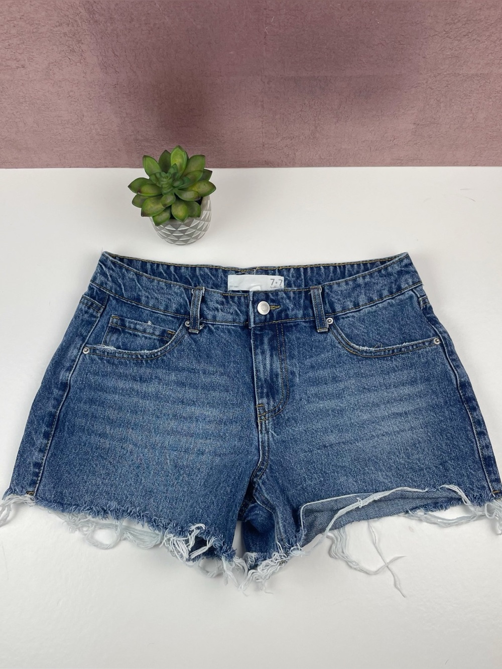 Seven7 Blue Denim Cut Off Frayed Distressed Jean Shorts Women Size 28 Casual
